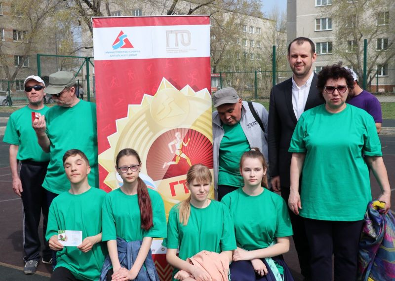 В Барнауле прошёл краевой фестиваль ГТО для людей с нарушением зрения