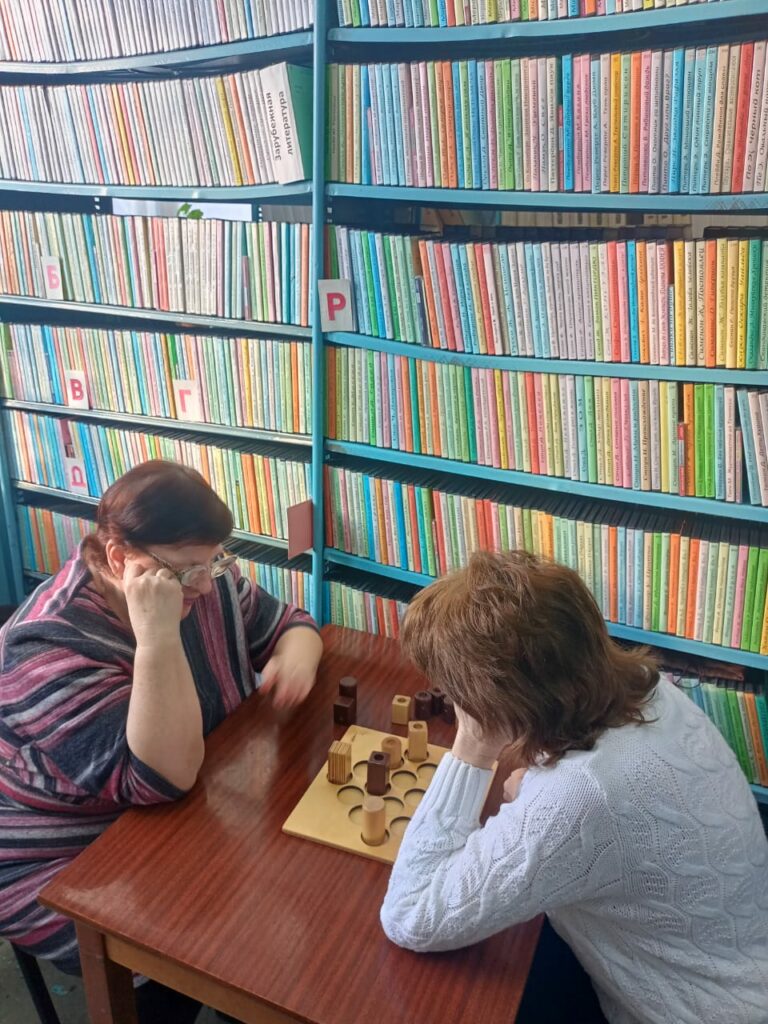 Настольные игры проводят специалисты и добровольцы Рубцовской МО ВОС