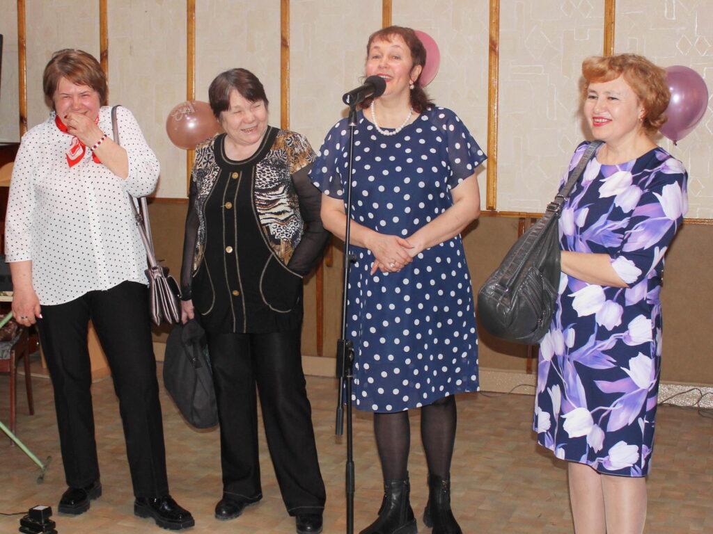 Праздничная встреча в честь 8 марта прошла в Барнаульской МО ВОС