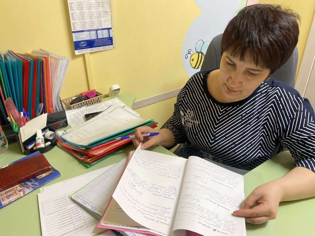 Специалисты АНО «Ресурсный центр Алтайского краевого Союза общественных организаций инвалидов» на рабочих местах