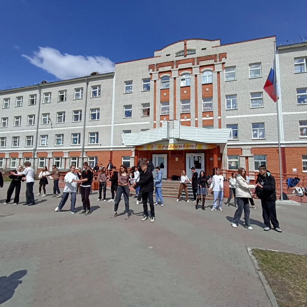 Команда АНО ЦПСИД "Добродея" и волонтерский отряд "Доброе сердце" МБОУ "СОШ 51" отметили День Победы