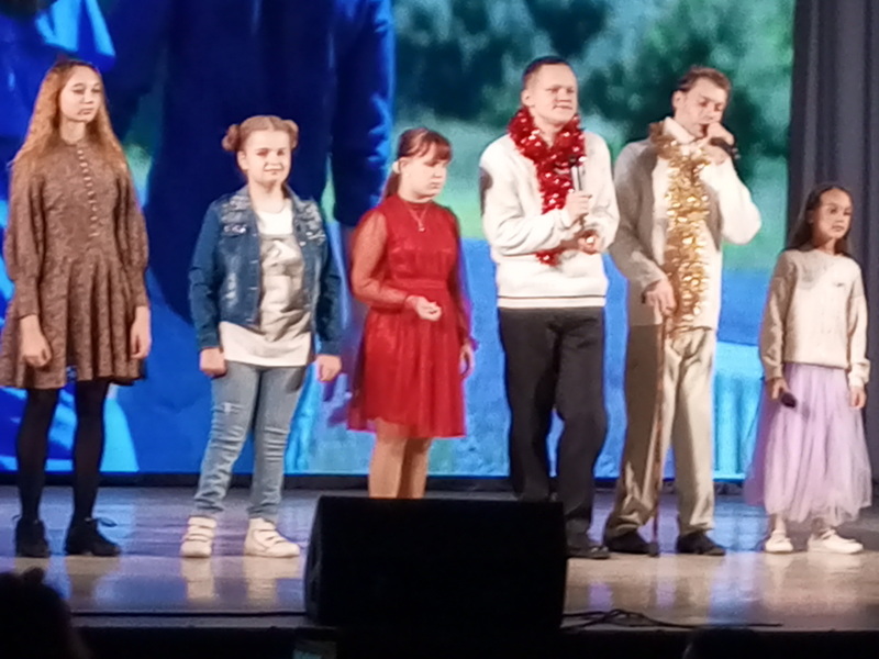 Музыкант Антон Кушников и его ученики поразили зрителей на уникальном концерте в Барнауле