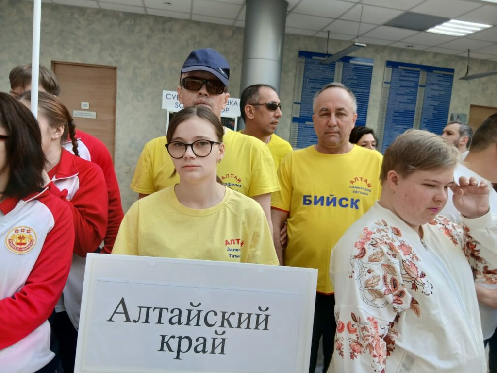 Спортсмены из Бийска успешно выступили на Чемпионате России по настольному теннису спорта слепых