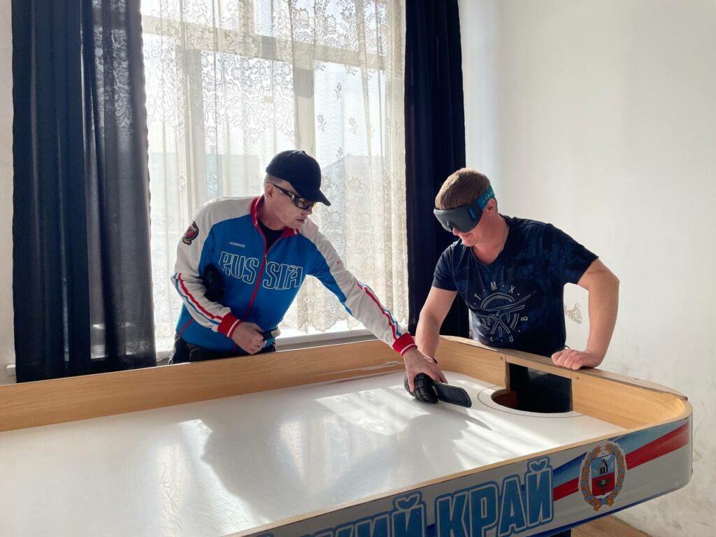 Открытая тренировка по настольному теннису среди незрячих спортсменов прошла в Бийске