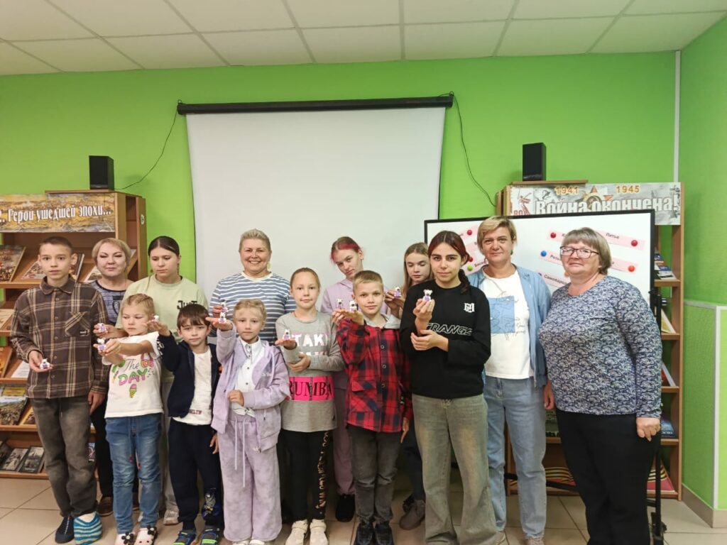 Глина и вдохновение: мастер-класс по лепке для детей из клуба «Ласточка» в библиотеке № 32