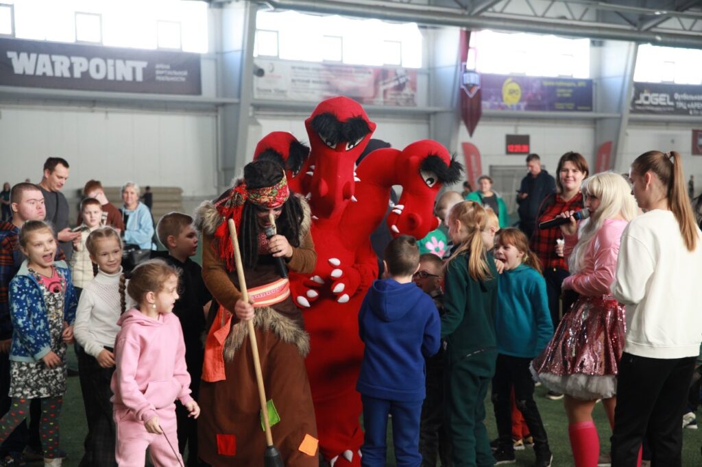 «Осенний калейдоскоп» собрал в Барнауле более 300 участников в одну большую дружную семью