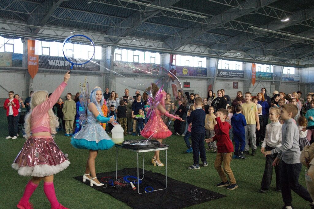 «Осенний калейдоскоп» собрал в Барнауле более 300 участников в одну большую дружную семью