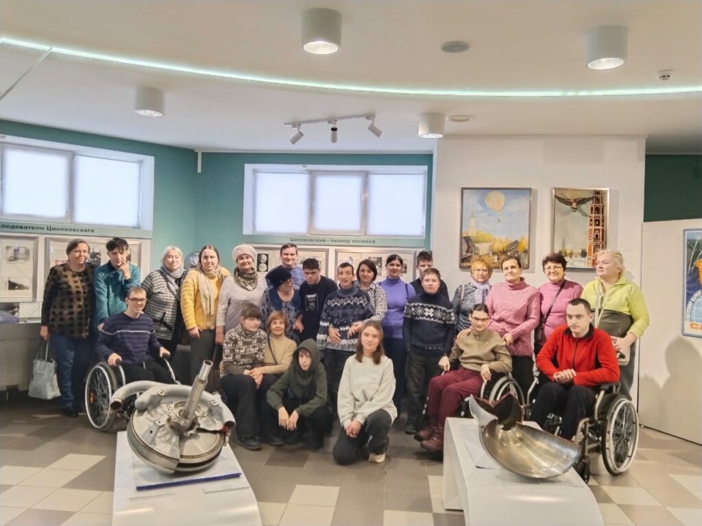 Два ноябрьских дня, полных открытий и радости: «Незабудка» побывала в музее Титова и ребят навестила «Собатека»