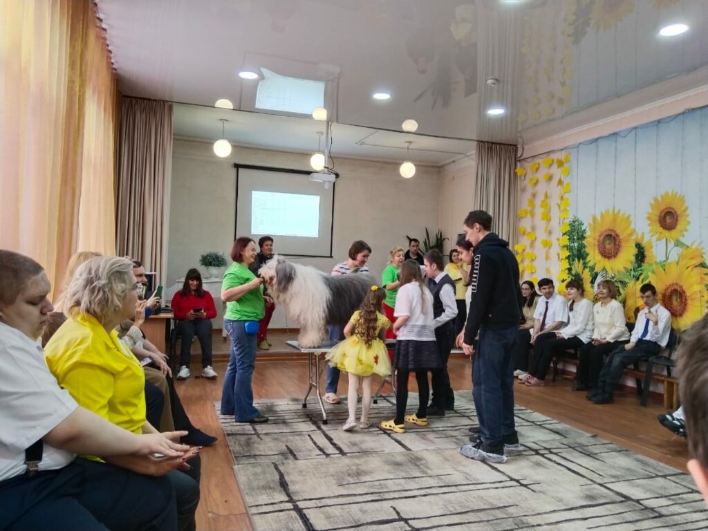 Два ноябрьских дня, полных открытий и радости: «Незабудка» побывала в музее Титова и ребят навестила «Собатека»