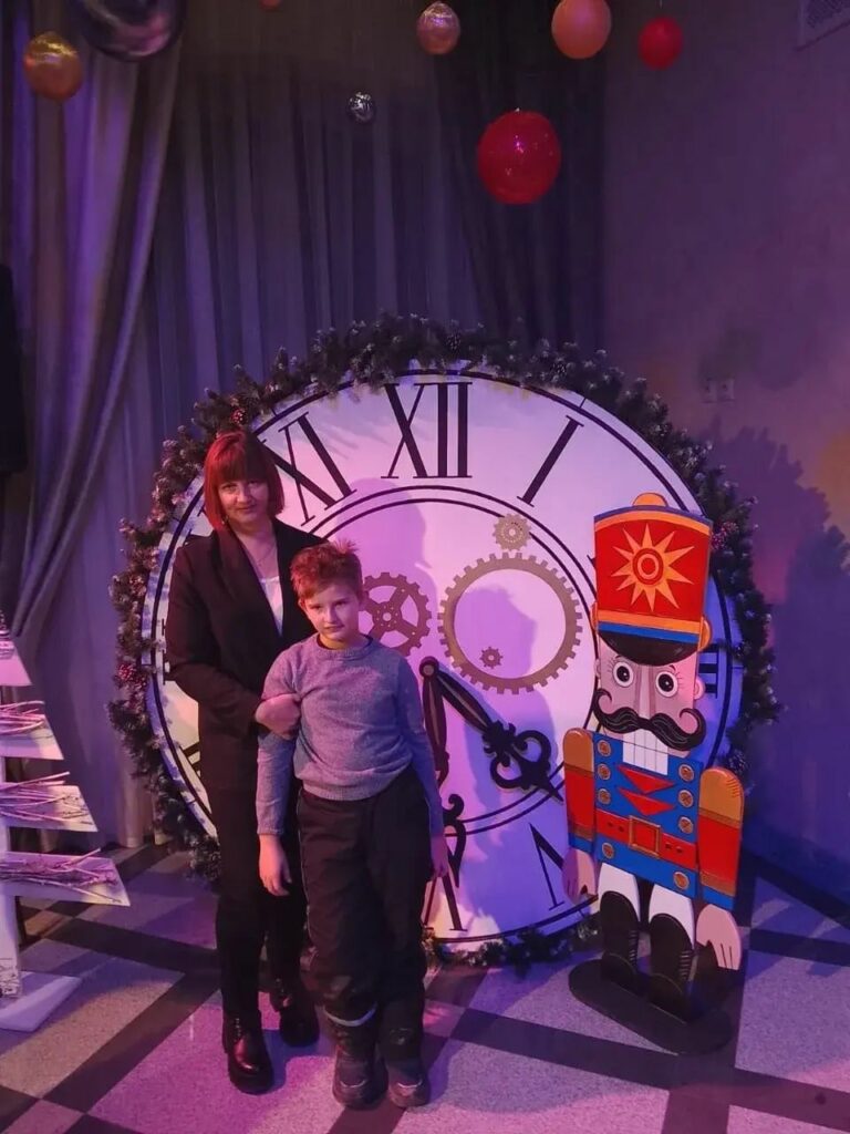 Подопечные АКОО «Белые вершины» посетили новогодний спектакль «Щелкунчик»