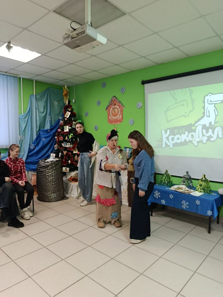 Новогодний переполох в Библиотеке №32: сказка для клуба «Ласточка»