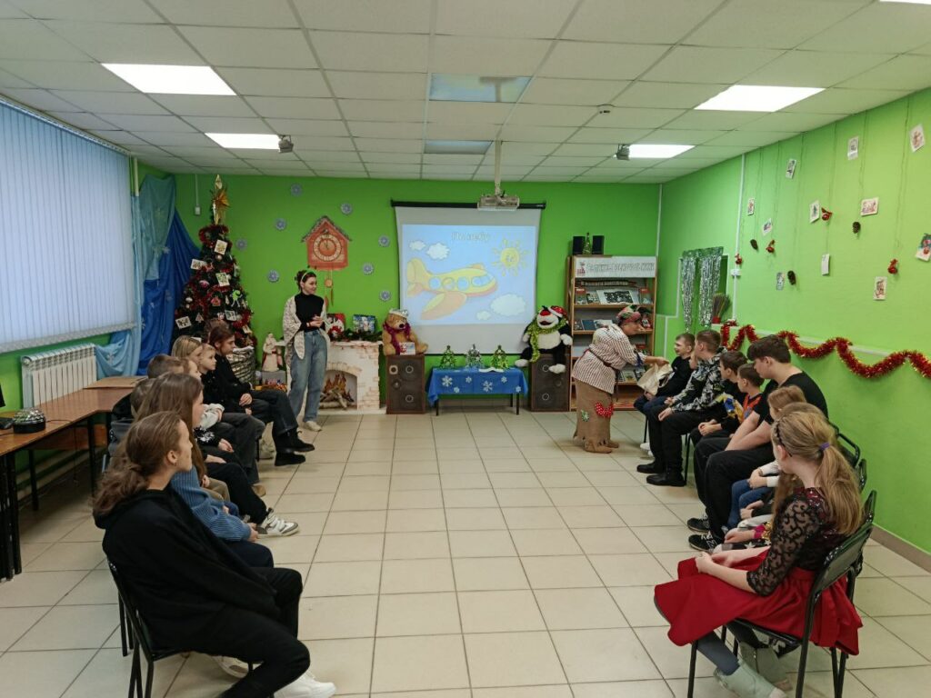 Новогодний переполох в Библиотеке №32: сказка для клуба «Ласточка»