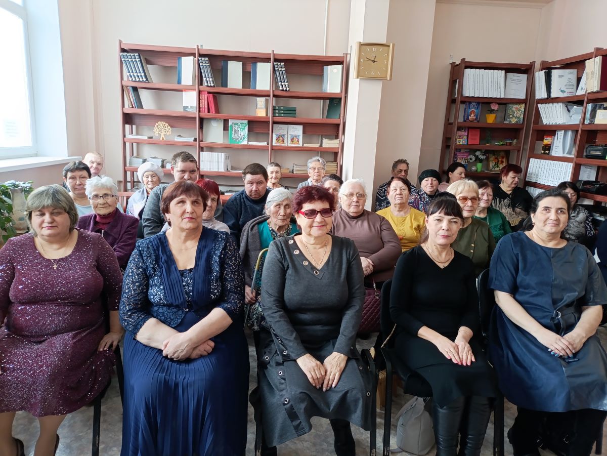 Теплый праздник для юбиляров прошел в Рубцовской библиотеке для незрячих и слабовидящих