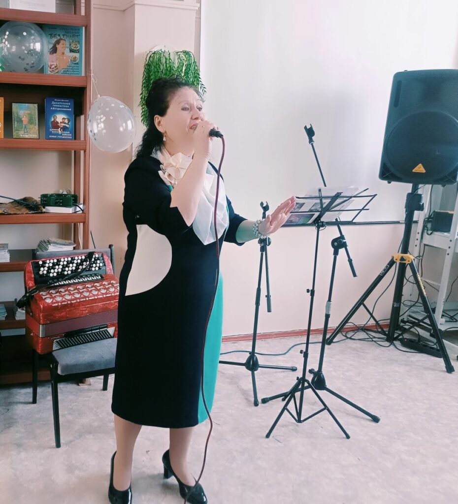 Теплый праздник для юбиляров прошел в Рубцовской библиотеке для незрячих и слабовидящих