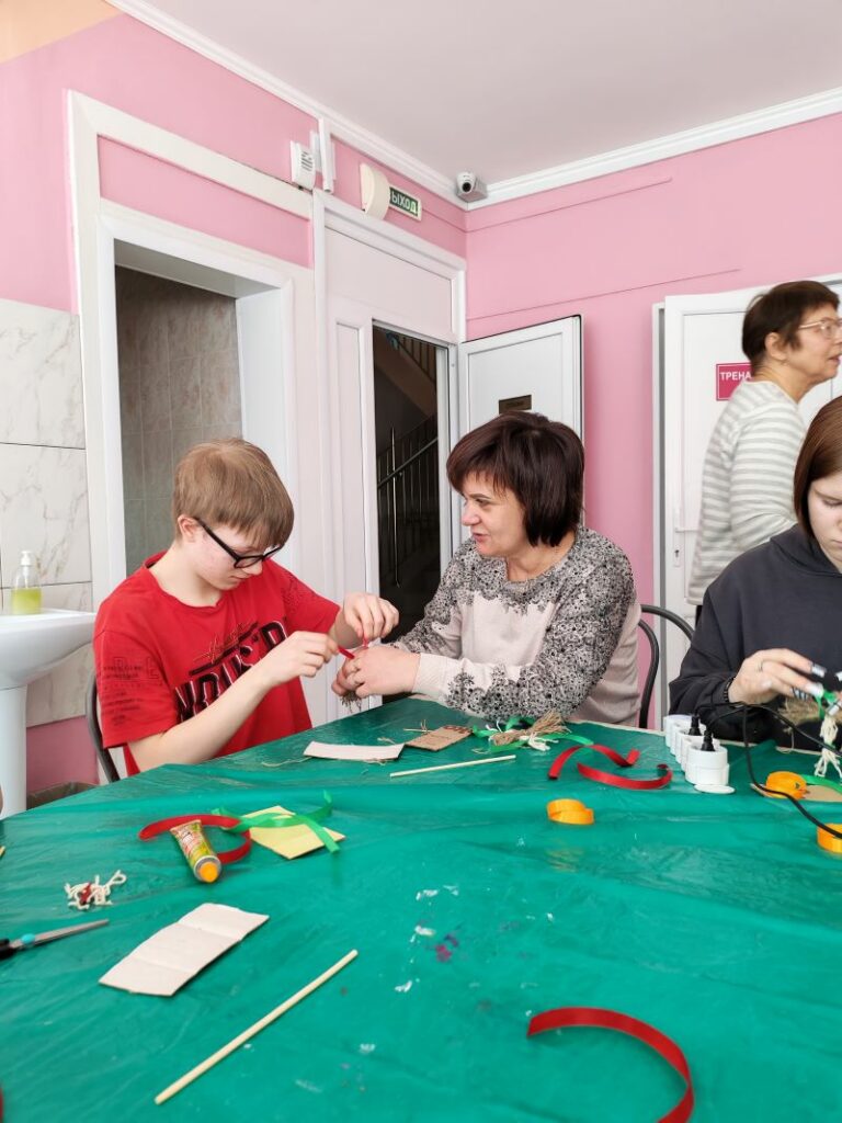 Широкая Масленица в Центре помощи №2: блины, куклы и детская радость