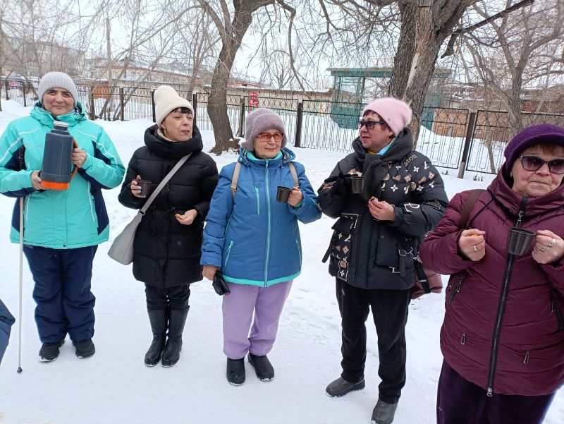 Зимний выход на тропу здоровья: прогулка и чай в парке