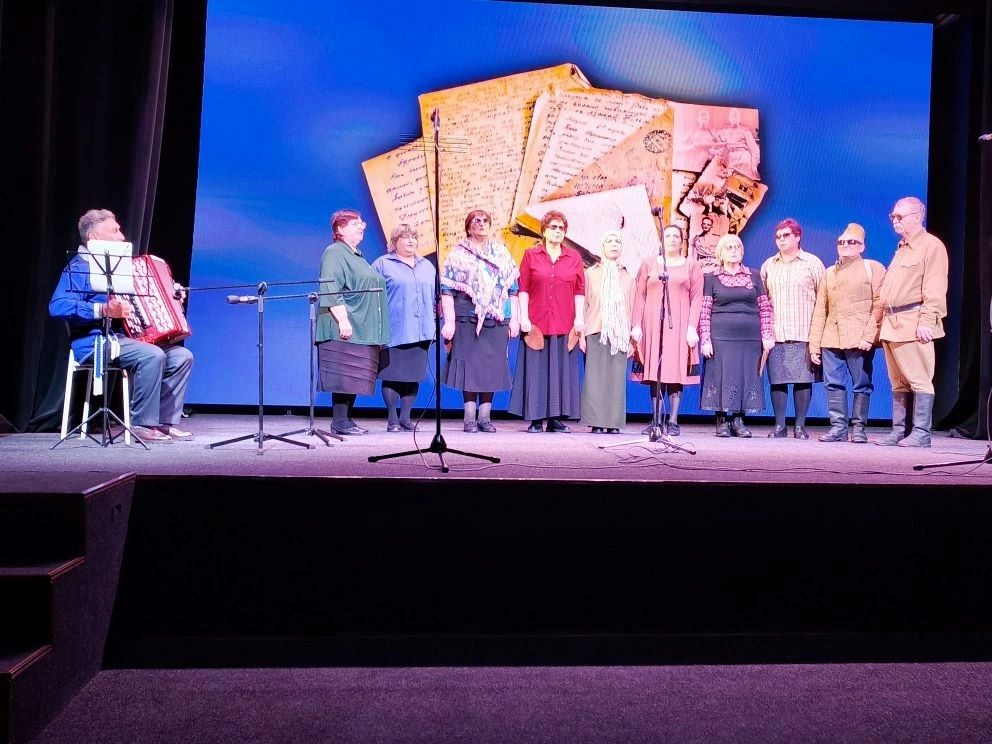 «У песни русская душа»: хор «Непоседушки» и ансамбль «Лейся песня» выступили в театре кукол