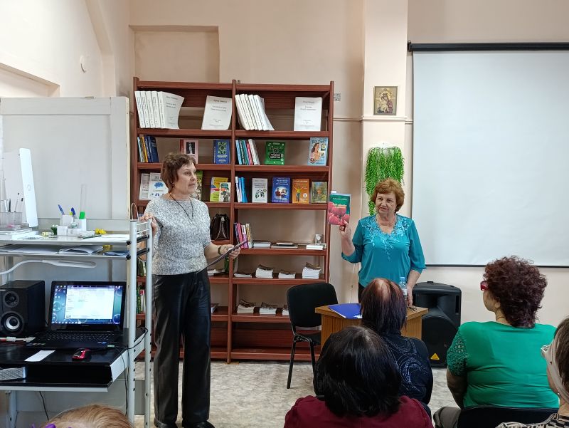 «Стихами говорит душа»: творческий вечер Людмилы Кузнецовой прошёл в Рубцовской спецбиблиотеке