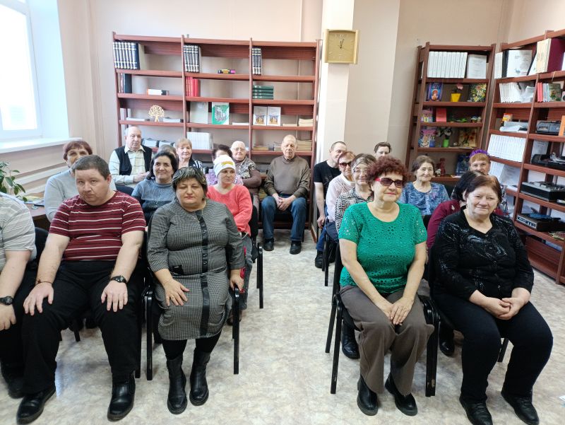 «Стихами говорит душа»: творческий вечер Людмилы Кузнецовой прошёл в Рубцовской спецбиблиотеке