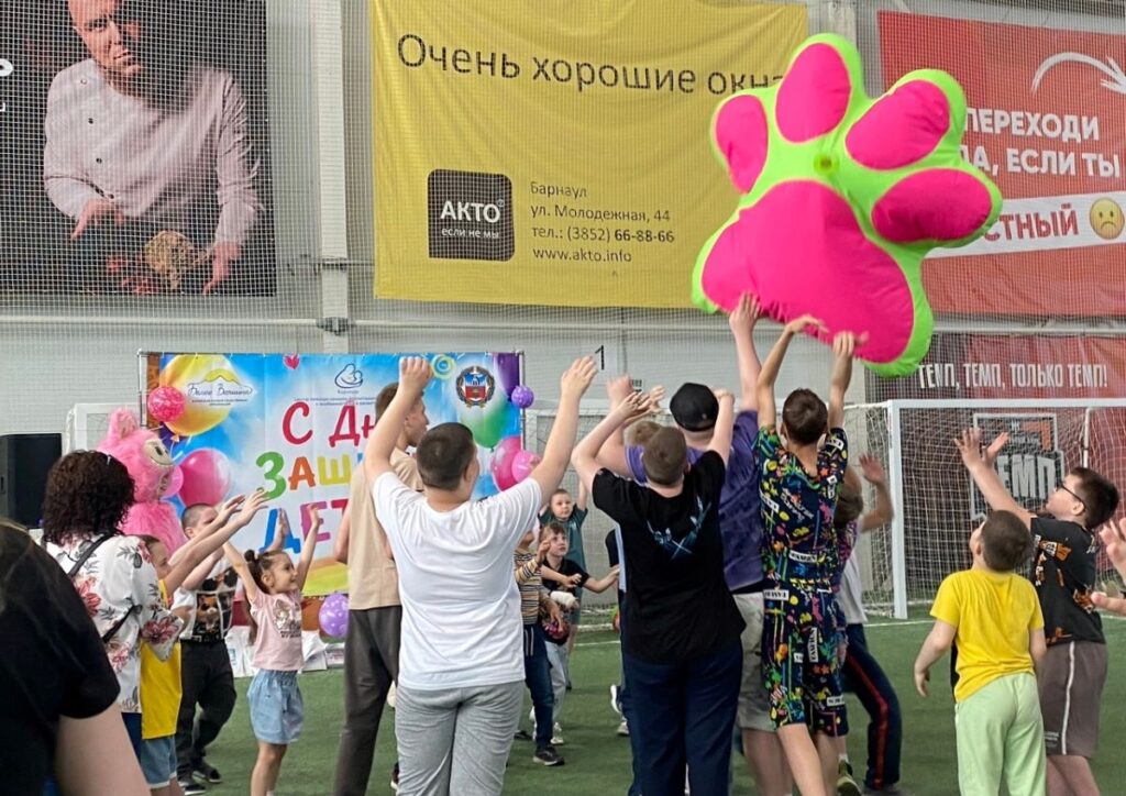Детский праздник «Белых вершин» в СК «Темп» подарил радость более 70 детям
