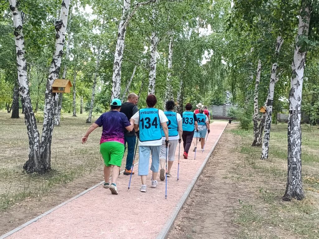 В Рубцовске прошла открытая тренировка по северной ходьбе