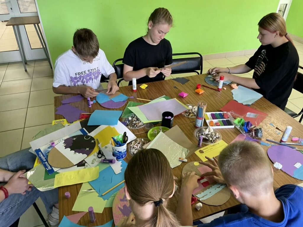 Юные патриоты строили маяки: в библиотеке №32 прошёл мастер-класс ко Дню Военно-морского флота