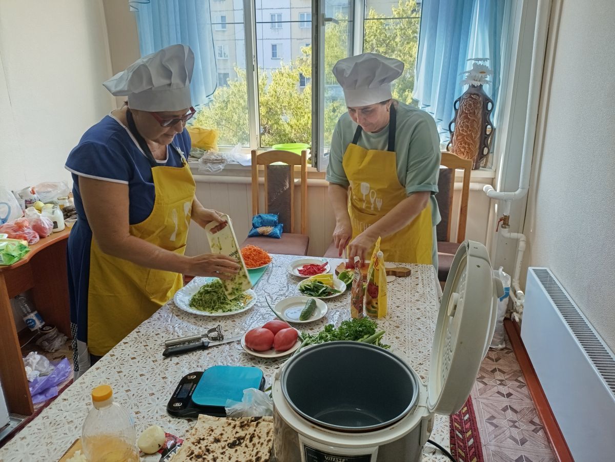 Кухня народов мира: в Рубцовске приготовили шаурму и яблочный пирог